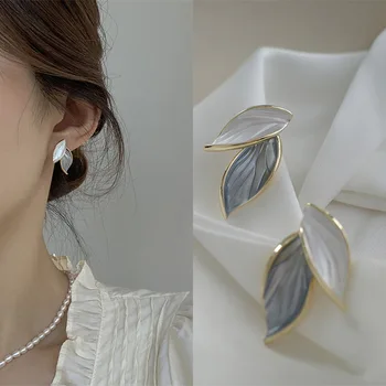 Nieuwe Koreaanse Aankomst Metalen Trendy Стих Mooie Zoete Grey Leaf Stud Oorbellen Voor Vrouwen Mode-sieraden Stud Earrings
